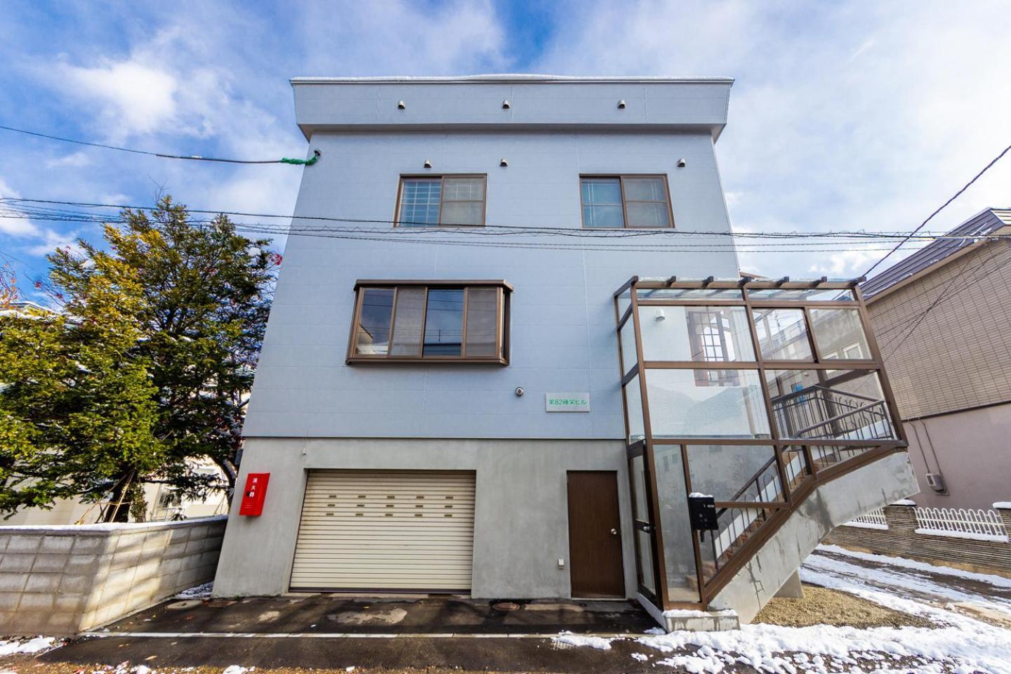 貸切3階建て Pon Yama Sapporo Villa Exterior photo